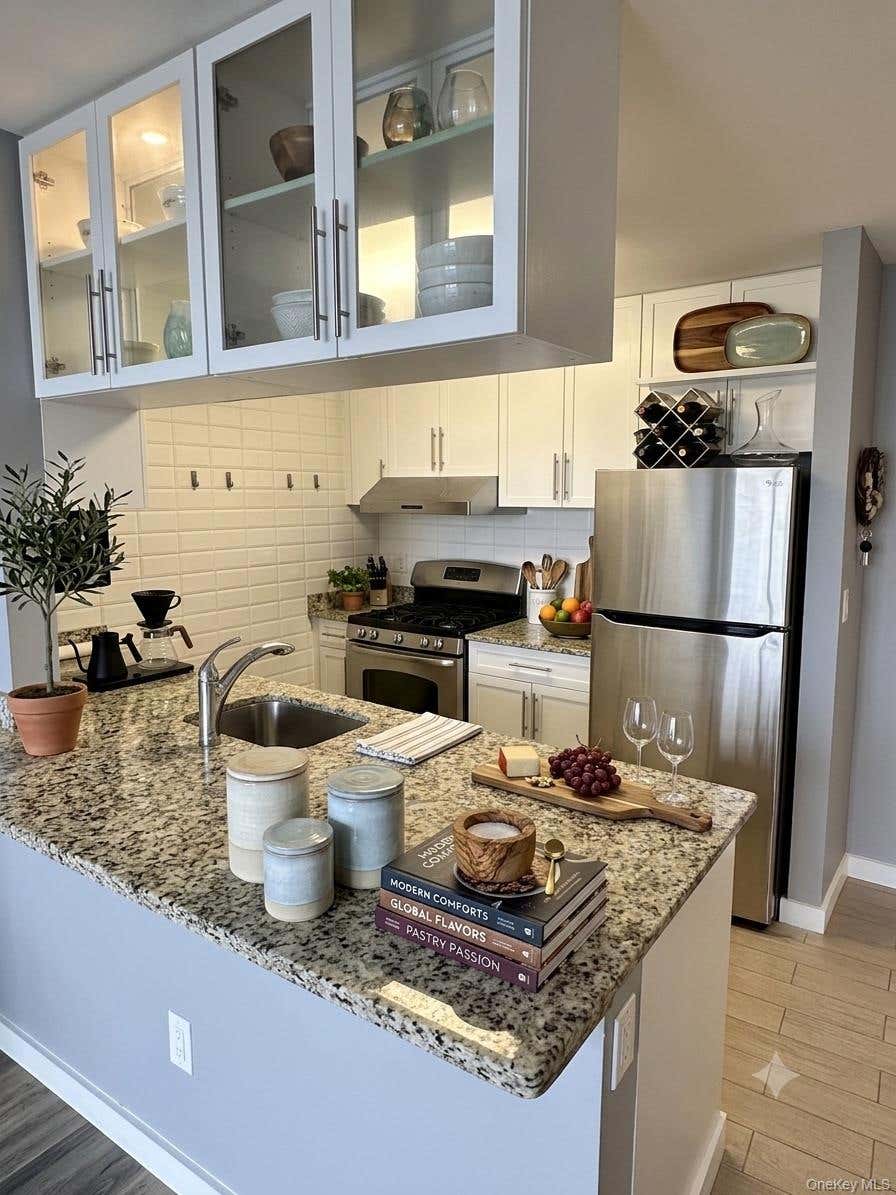 Photo of 40-26 College Point Boulevard #18D, Flushing, NY 11354 (MLS # 1034890)