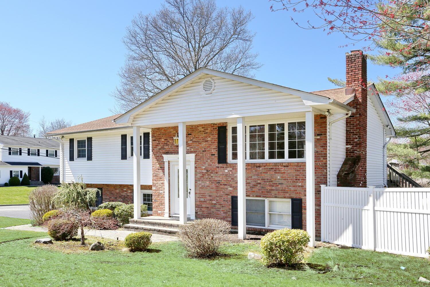 9 Crabapple Lane, Nanuet, New York image 43
