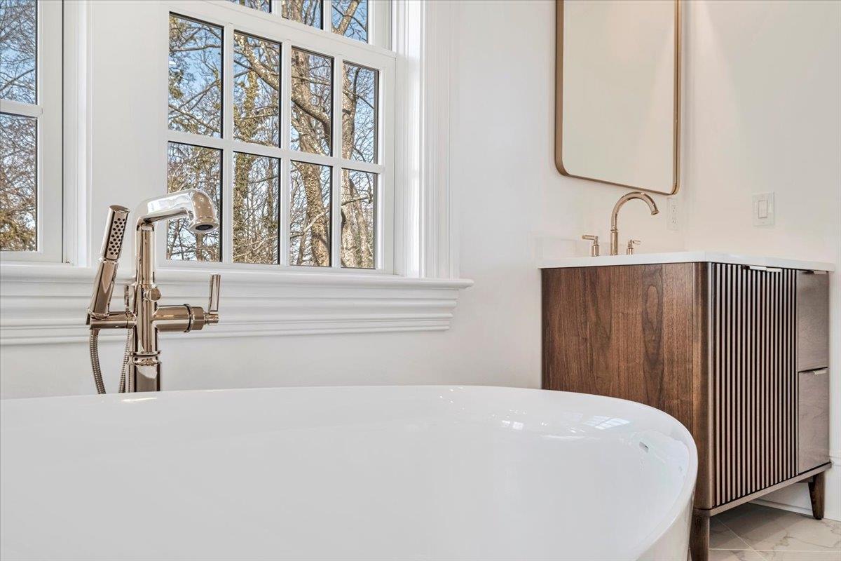 240 Fort Hill Road, Scarsdale, New York image 28