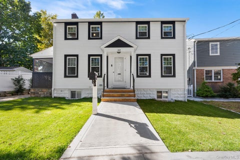 Photo of 162 Bentley Street, Staten Island, NY 10307 (MLS # 1065103)