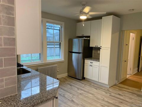 Apartment For Rent - 730 W Nyack Road #APT 1 - 1ST FLOOR<br/> Rockland County, West Nyack, NY 10994
