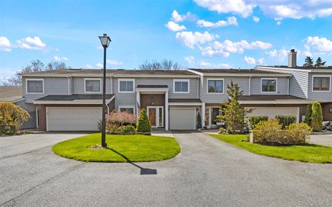 Condo For Sale - 163 Boathouse Lane Lane #163<br/> Bay Shore, NY 11706