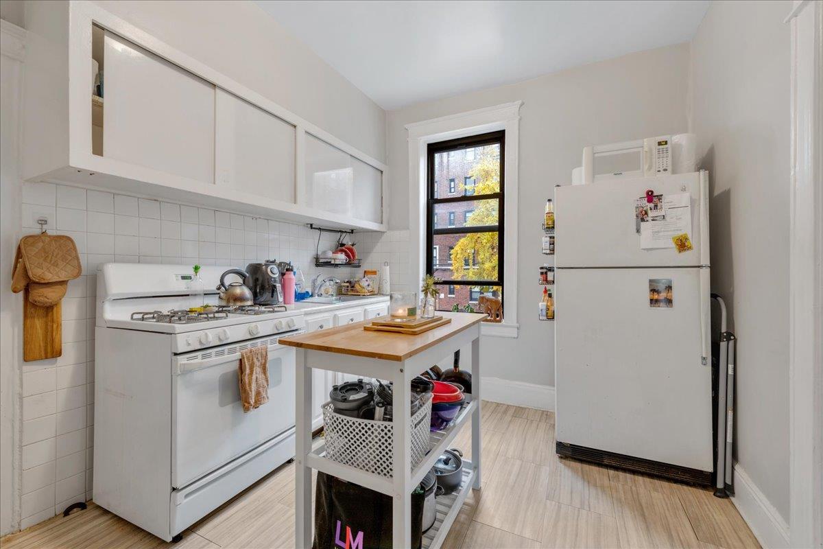 42-10 34th Avenue