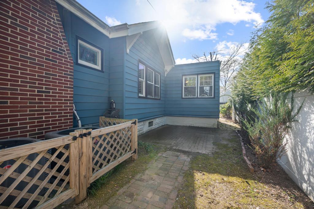 63 Linmouth Road, Malverne, New York image 23