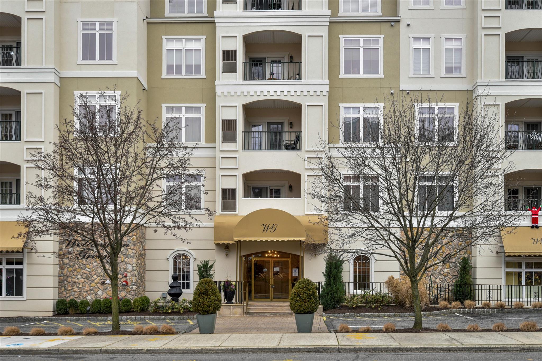 Rental Property at Westchester Avenue 110, Port Chester, New York - Bedrooms: 2 
Bathrooms: 2 
Rooms: 6  - $3,100 MO.