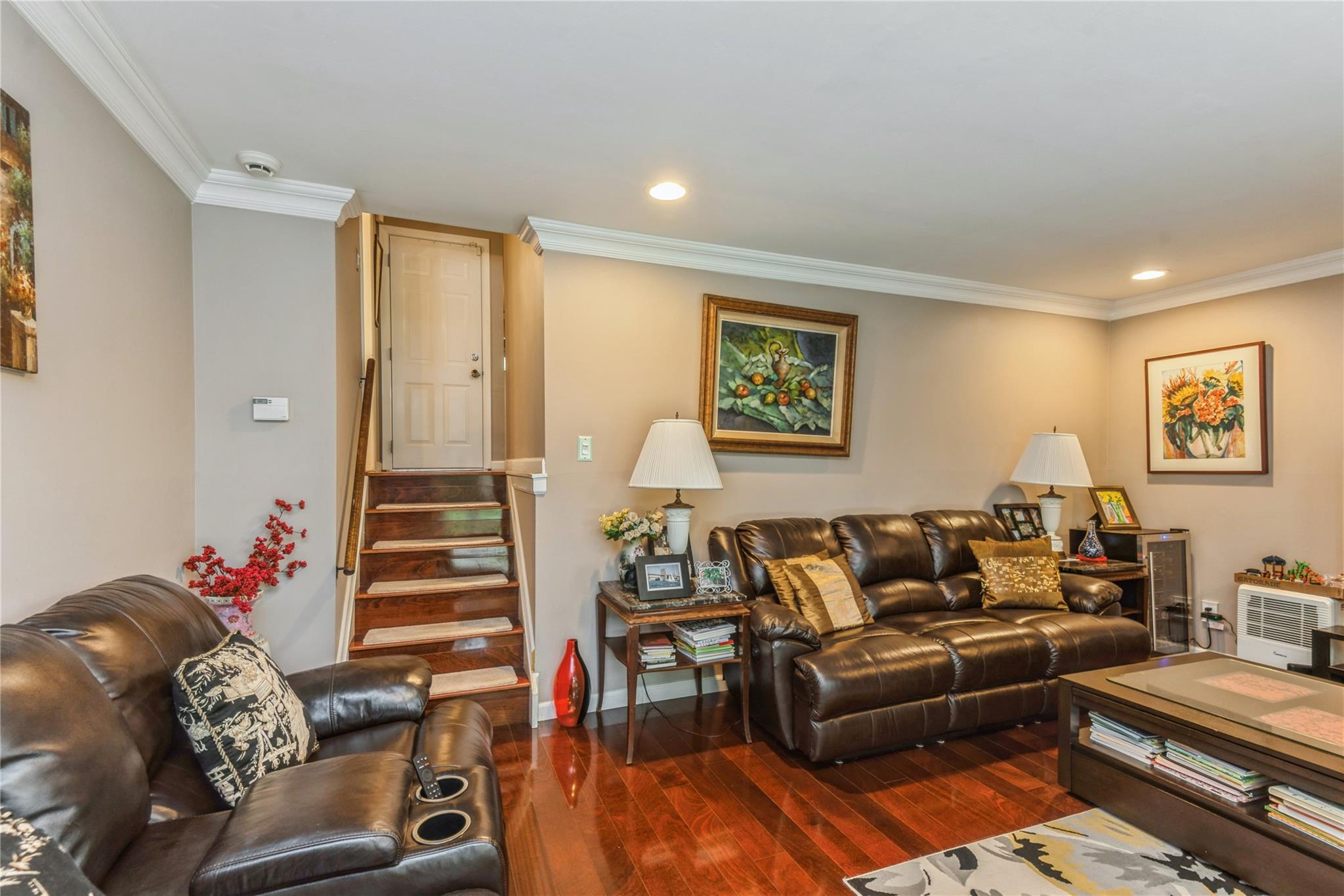 31 Manors Drive, Jericho, New York image 19