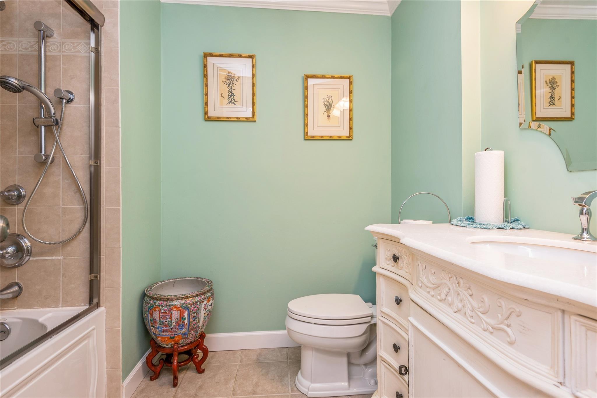 31 Manors Drive, Jericho, New York image 14