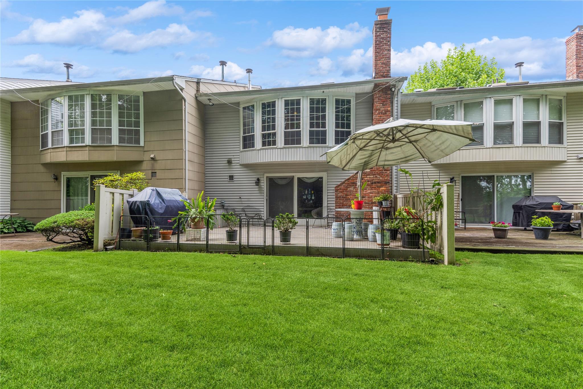 31 Manors Drive, Jericho, New York image 20