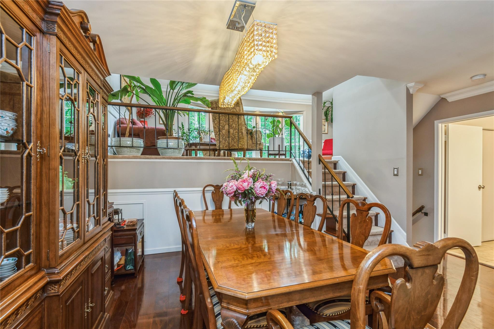 31 Manors Drive, Jericho, New York image 8
