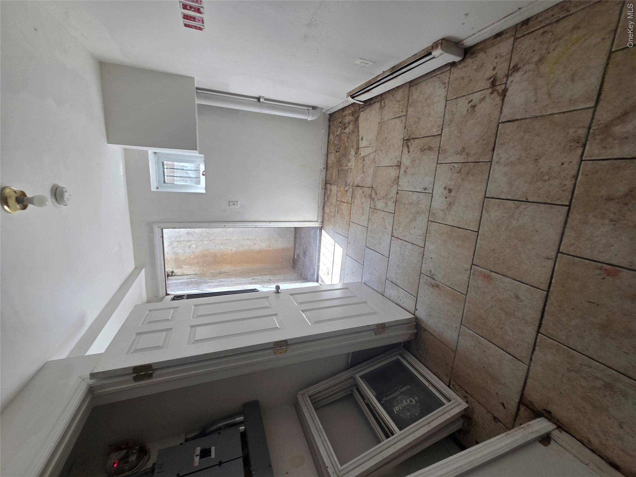 2471 B crotona Avenue - Photo 4