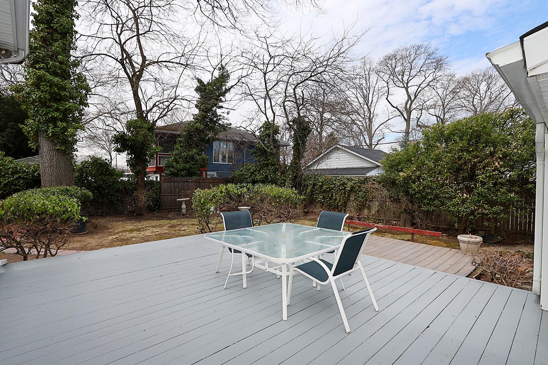 2080 Washington Street, Merrick, New York image 31