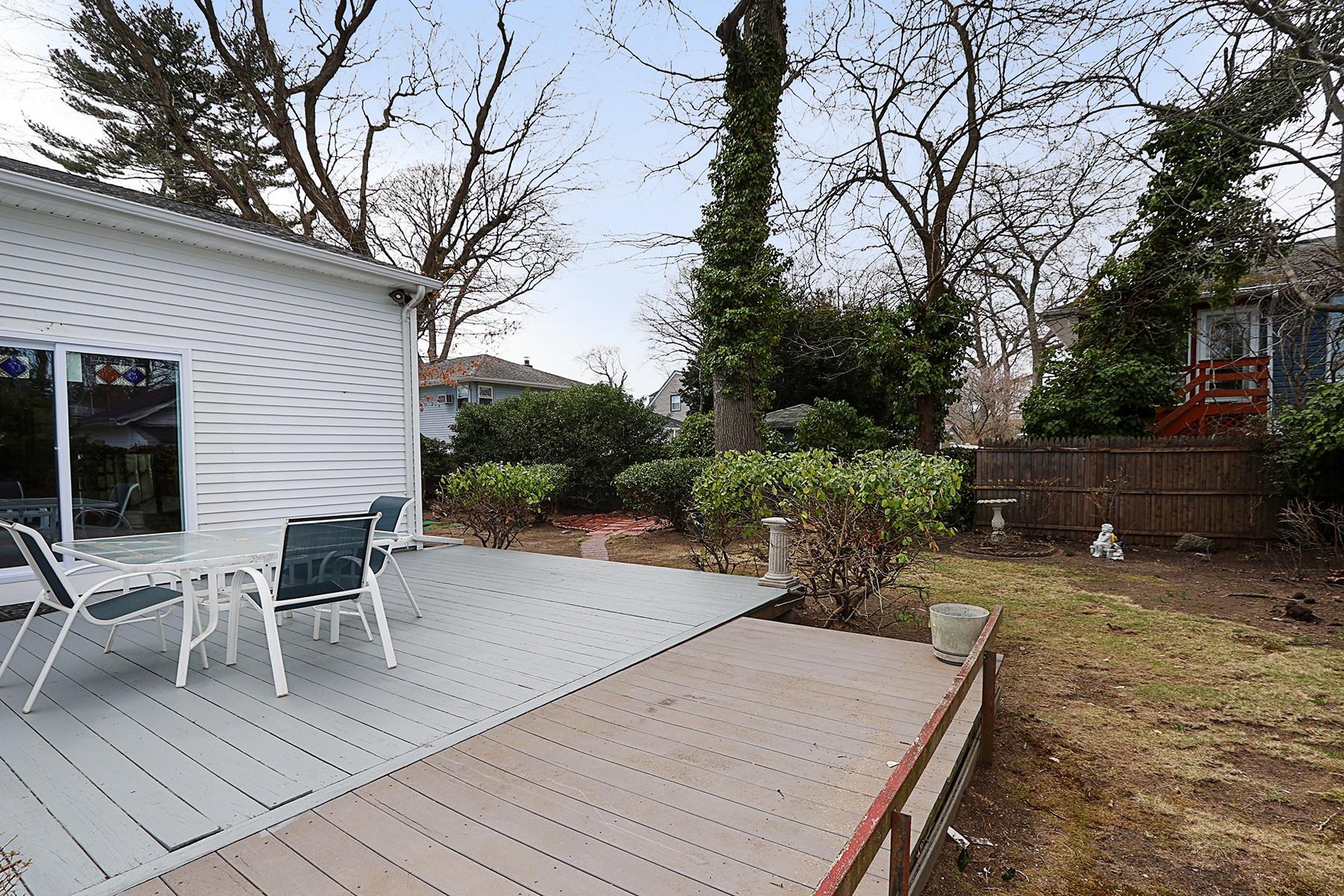 2080 Washington Street, Merrick, New York image 32