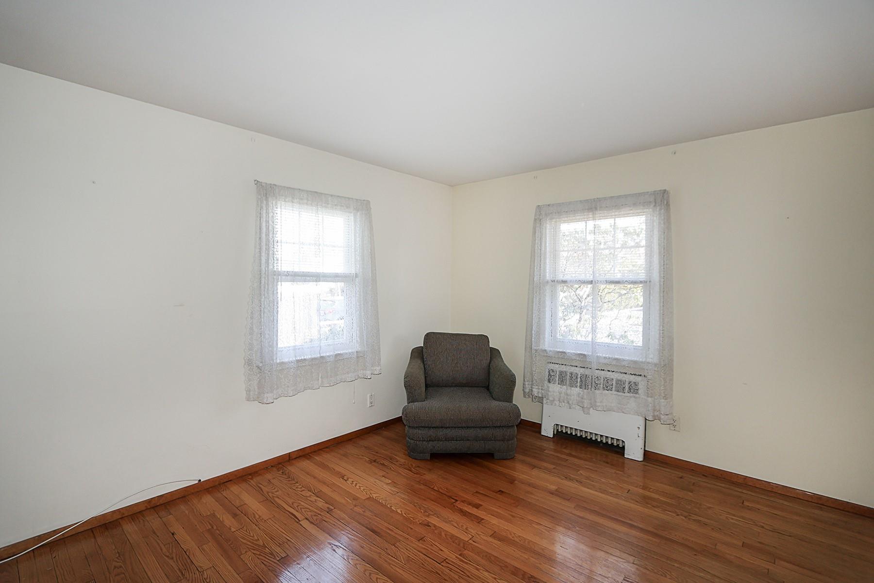 2080 Washington Street, Merrick, New York image 8