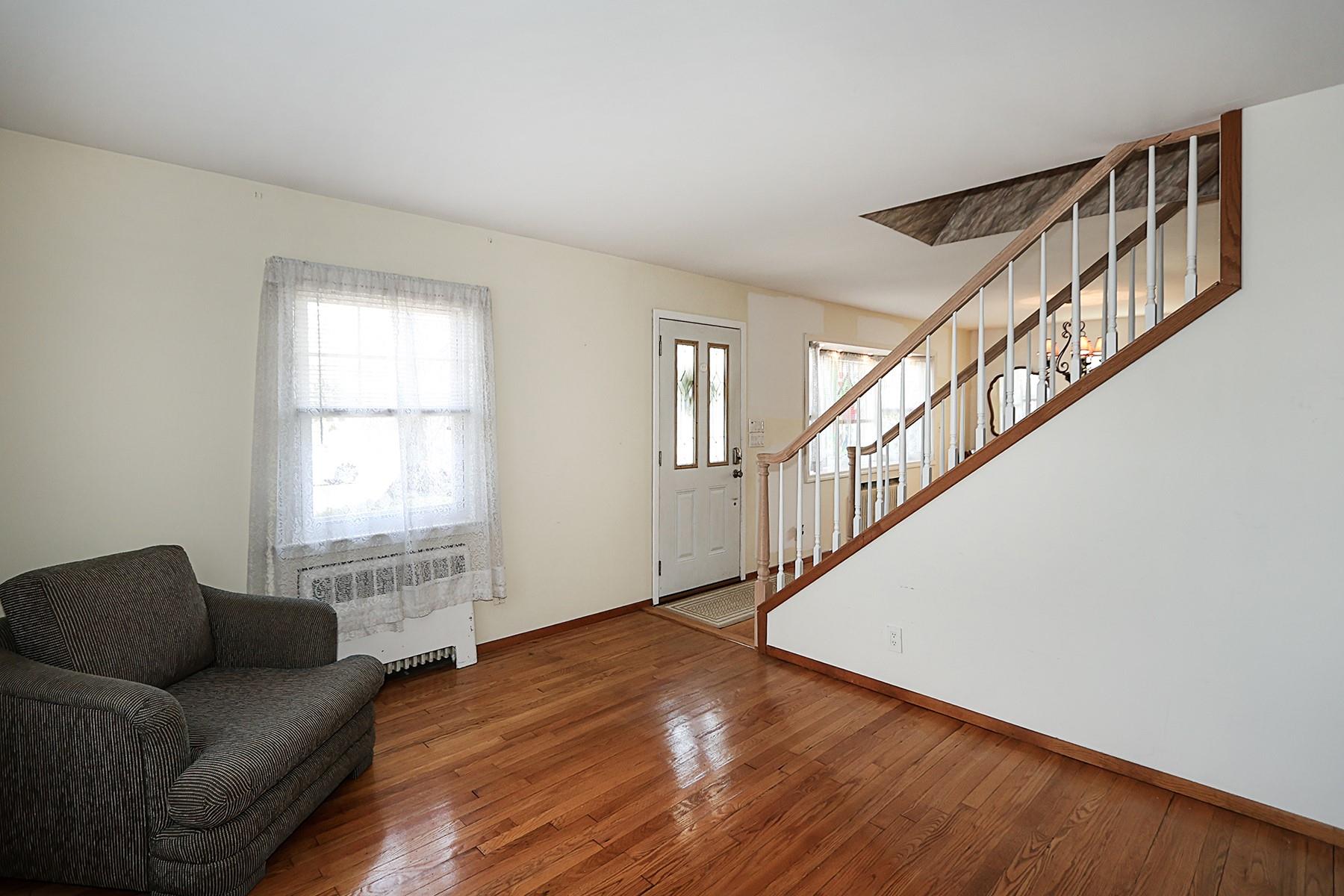 2080 Washington Street, Merrick, New York image 9