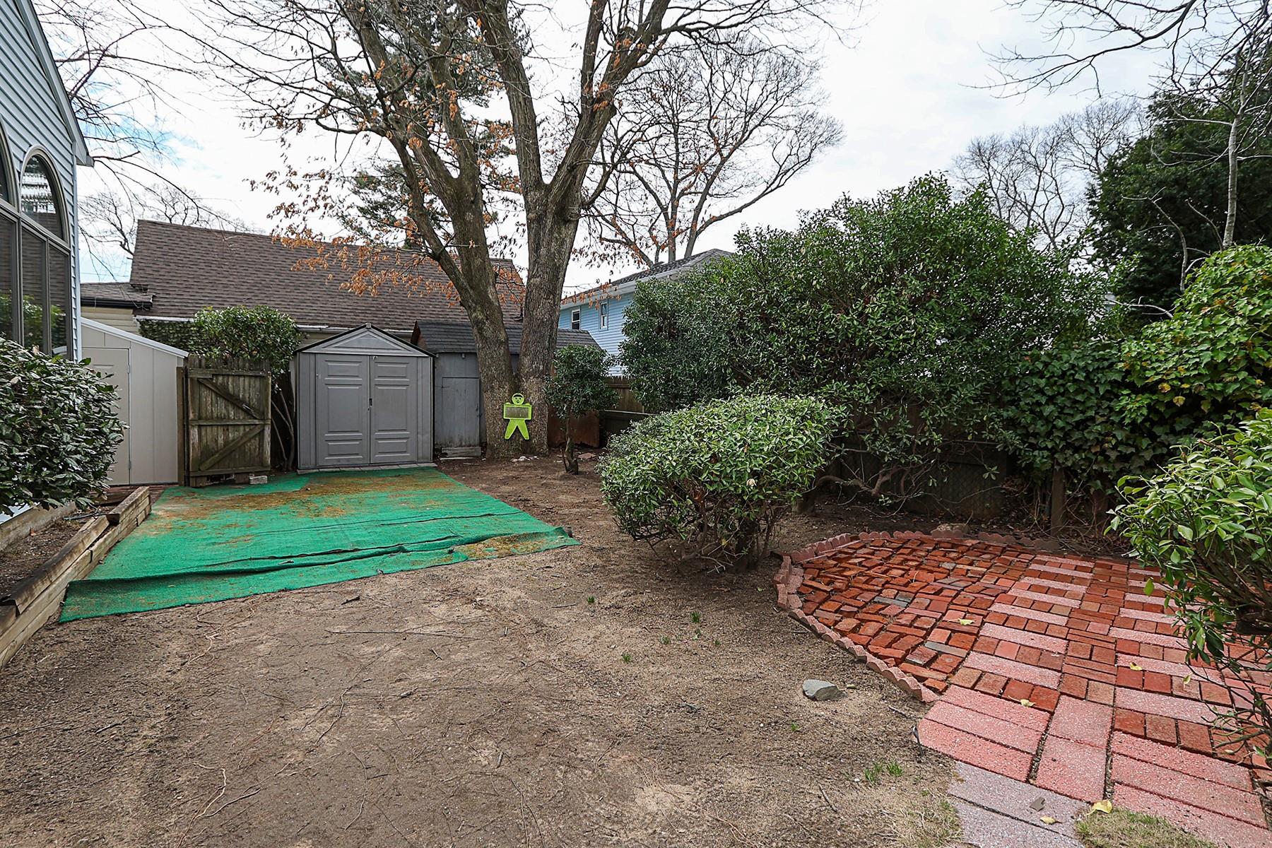 2080 Washington Street, Merrick, New York image 35