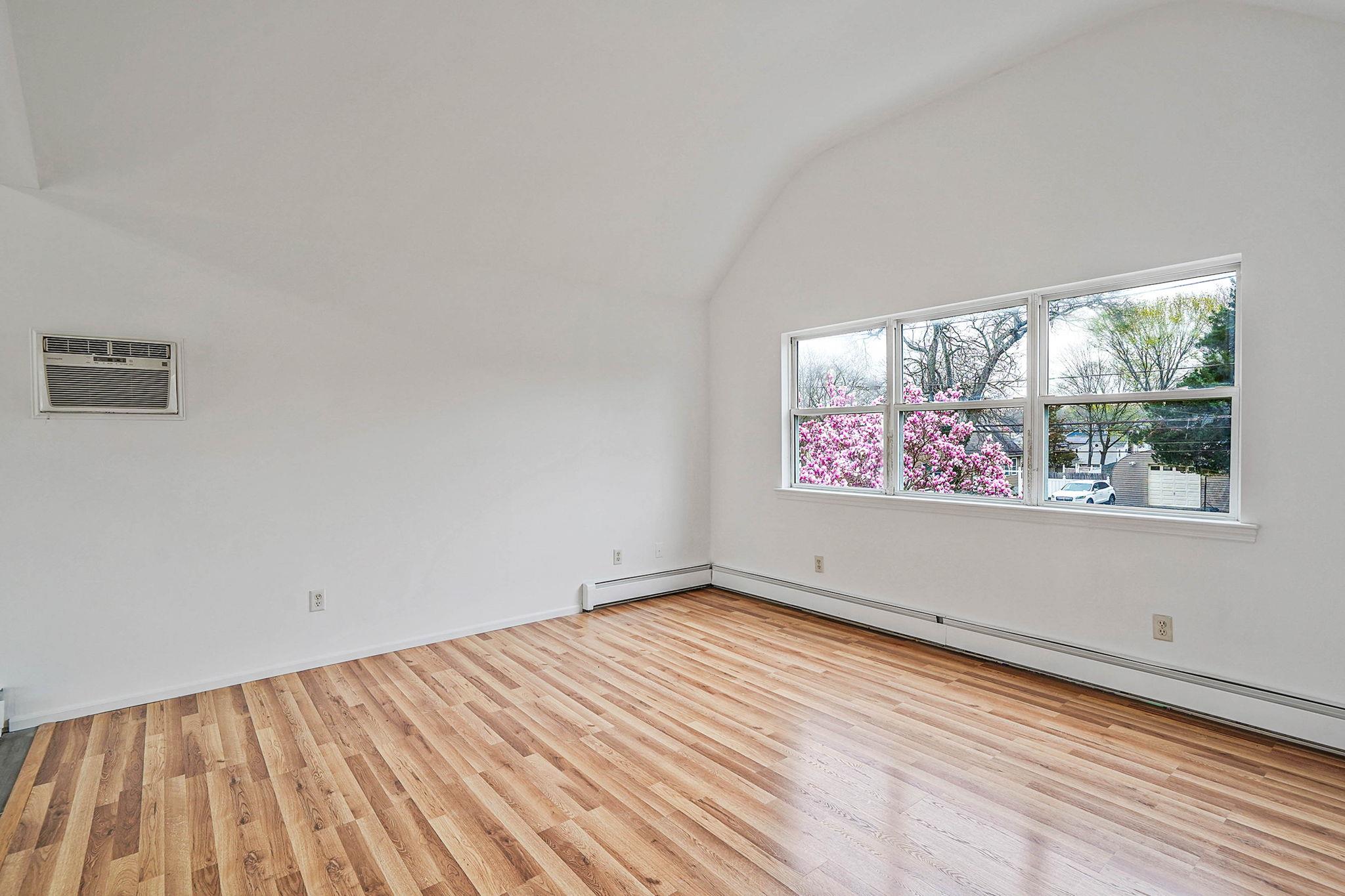 55 Woodycrest Avenue, Farmingville, New York image 4