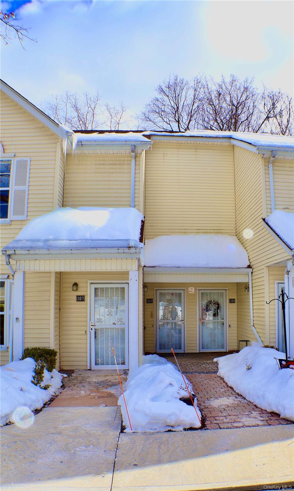 Photo of 305 Gazebo Court, New Windsor, NY 12553 (MLS # 960228)