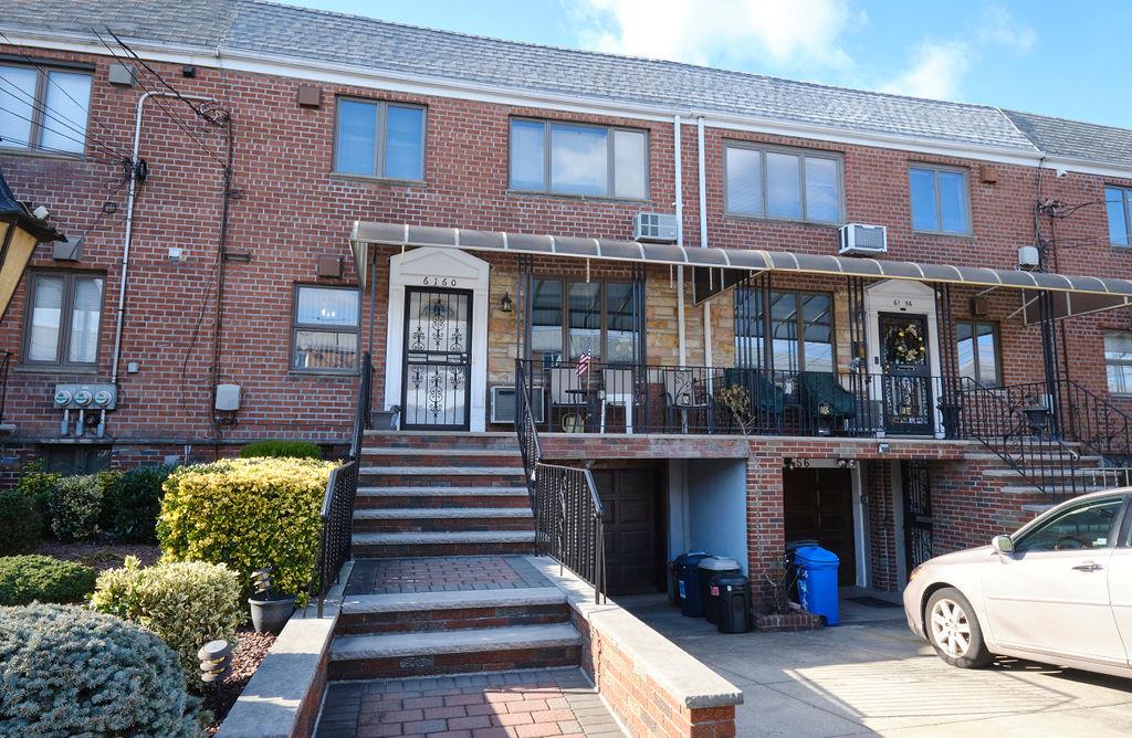 Property for Sale at 69th Lane, Middle Village, Queens, NY - Bedrooms: 4 
Bathrooms: 3  - $1,199,000