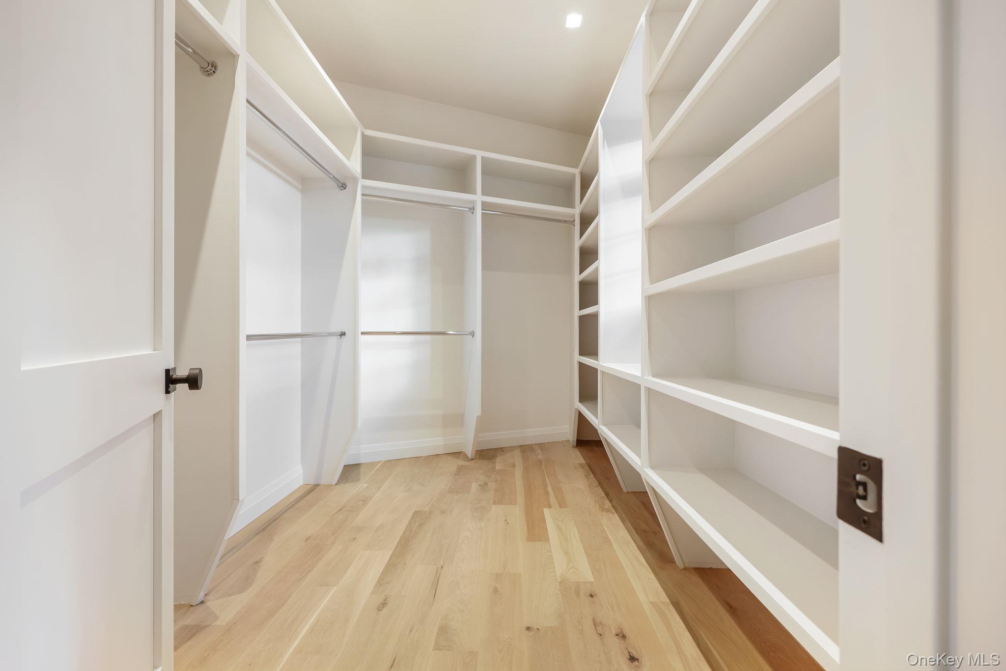 Katonah, New York 10536, United States, 5 Bedrooms Bedrooms, ,7 BathroomsBathrooms,Residential,Coming Soon,239401