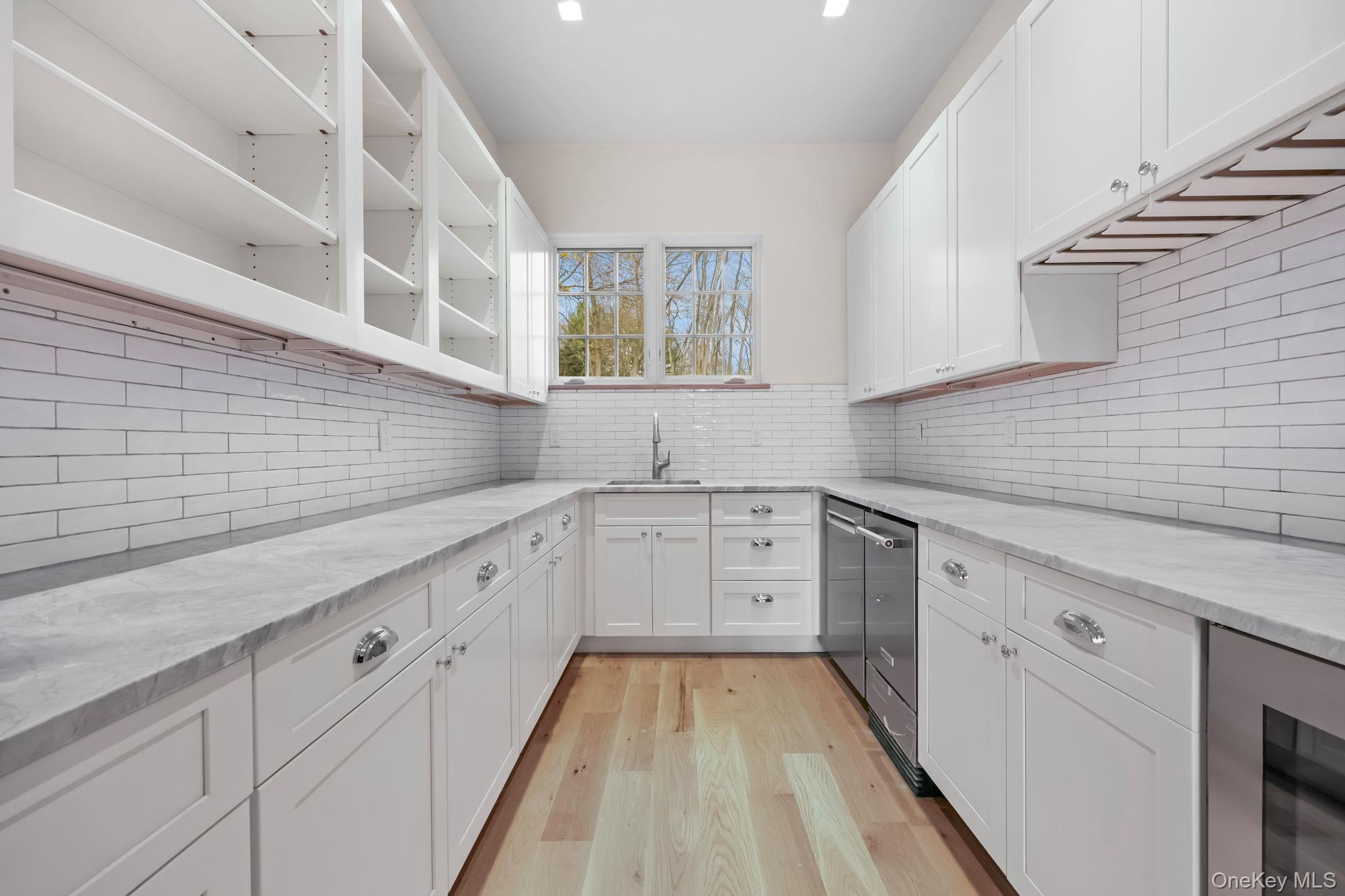 Katonah, New York 10536, United States, 5 Bedrooms Bedrooms, ,7 BathroomsBathrooms,Residential,Coming Soon,239401