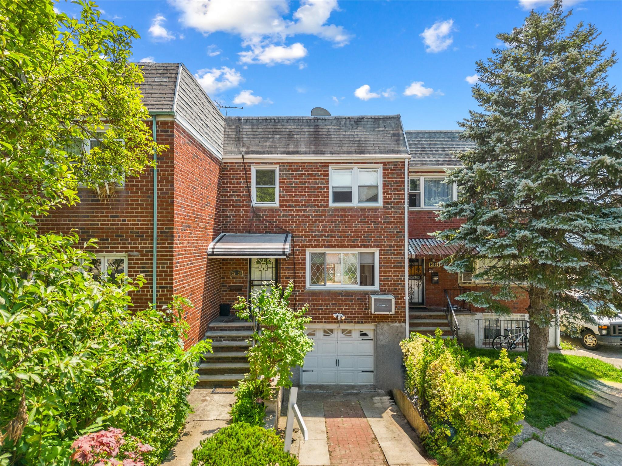 Property for Sale at Bayside Lane, Flushing, Queens, NY - Bedrooms: 3 
Bathrooms: 3 
Rooms: 7  - $990,000