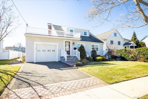 34 Jackson Place Massapequa NY 11758