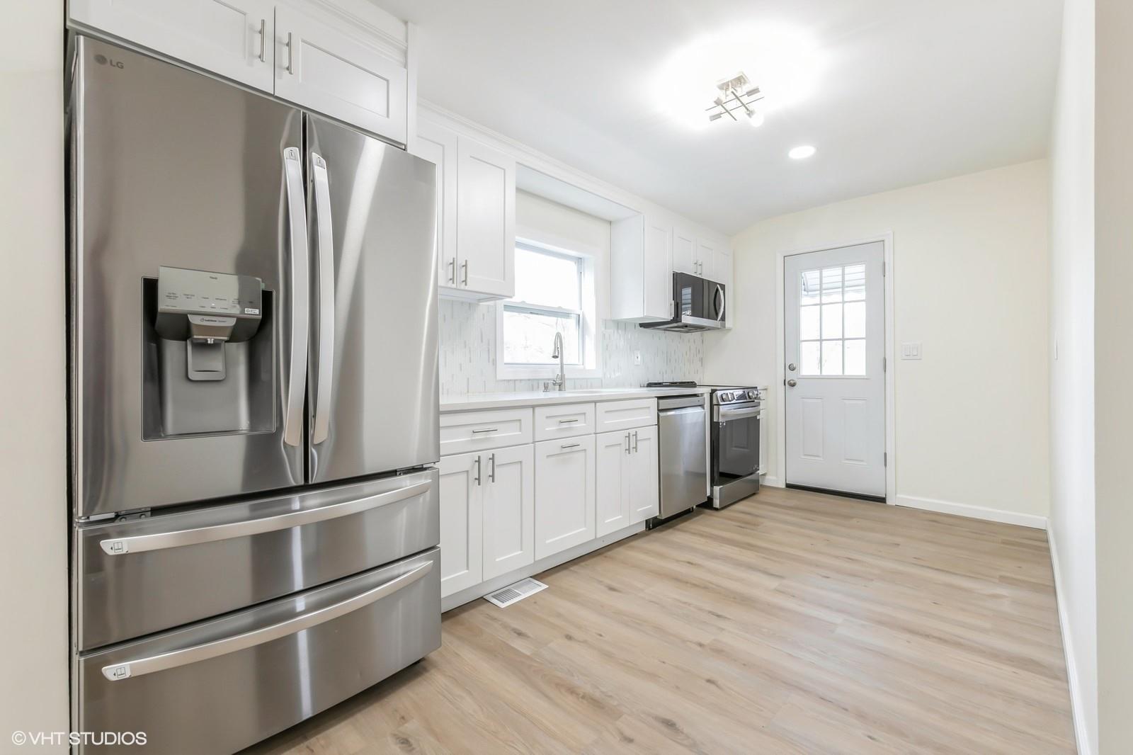 277 Louise Avenue, East Patchogue, New York image 10