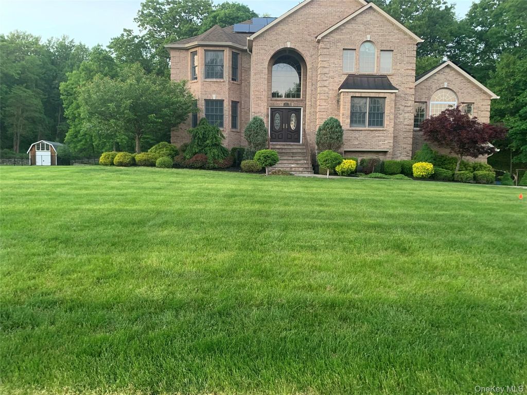 Photo of 1 McCarthy Circle, Stony Point, NY 10980 (MLS # 946408)