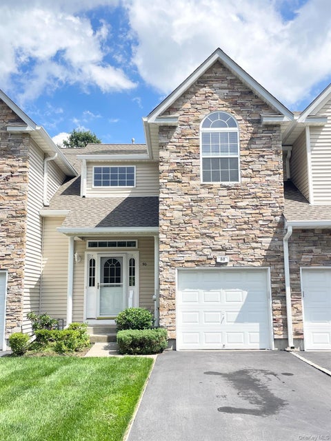Condo For Rent - 90 Manitou Trail<br/> Suffolk County, Kings Park, NY 11754