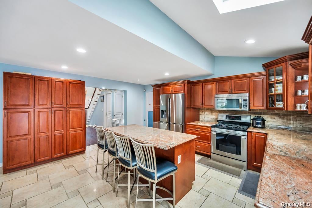 Photo of 6 Garden Circle, Syosset, NY 11791 (MLS # 1043257)
