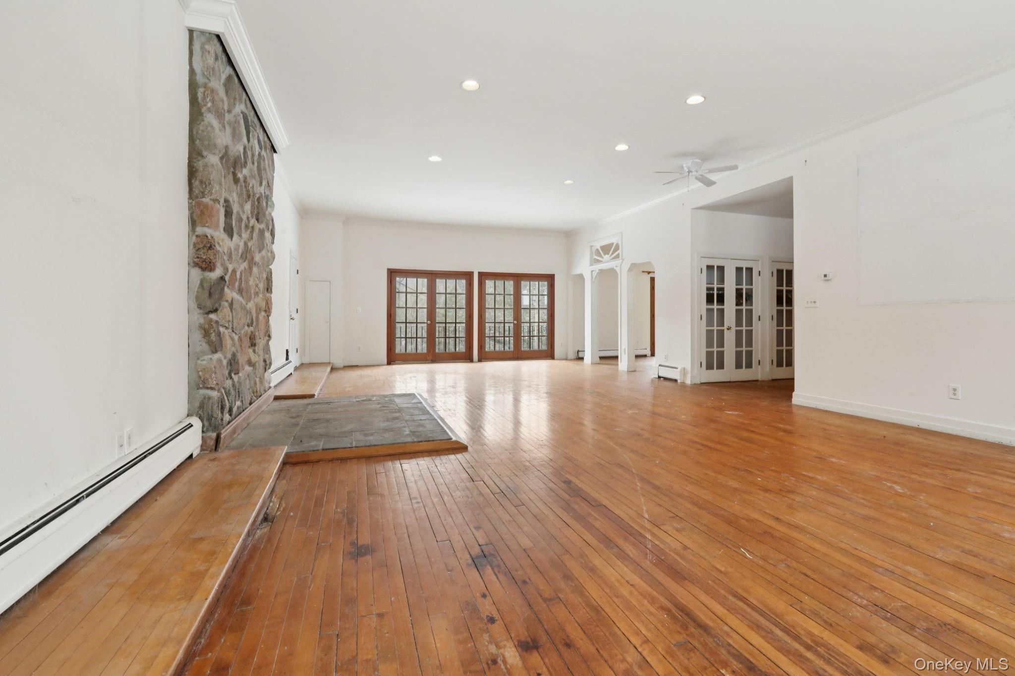 32 E Lake Stable Road