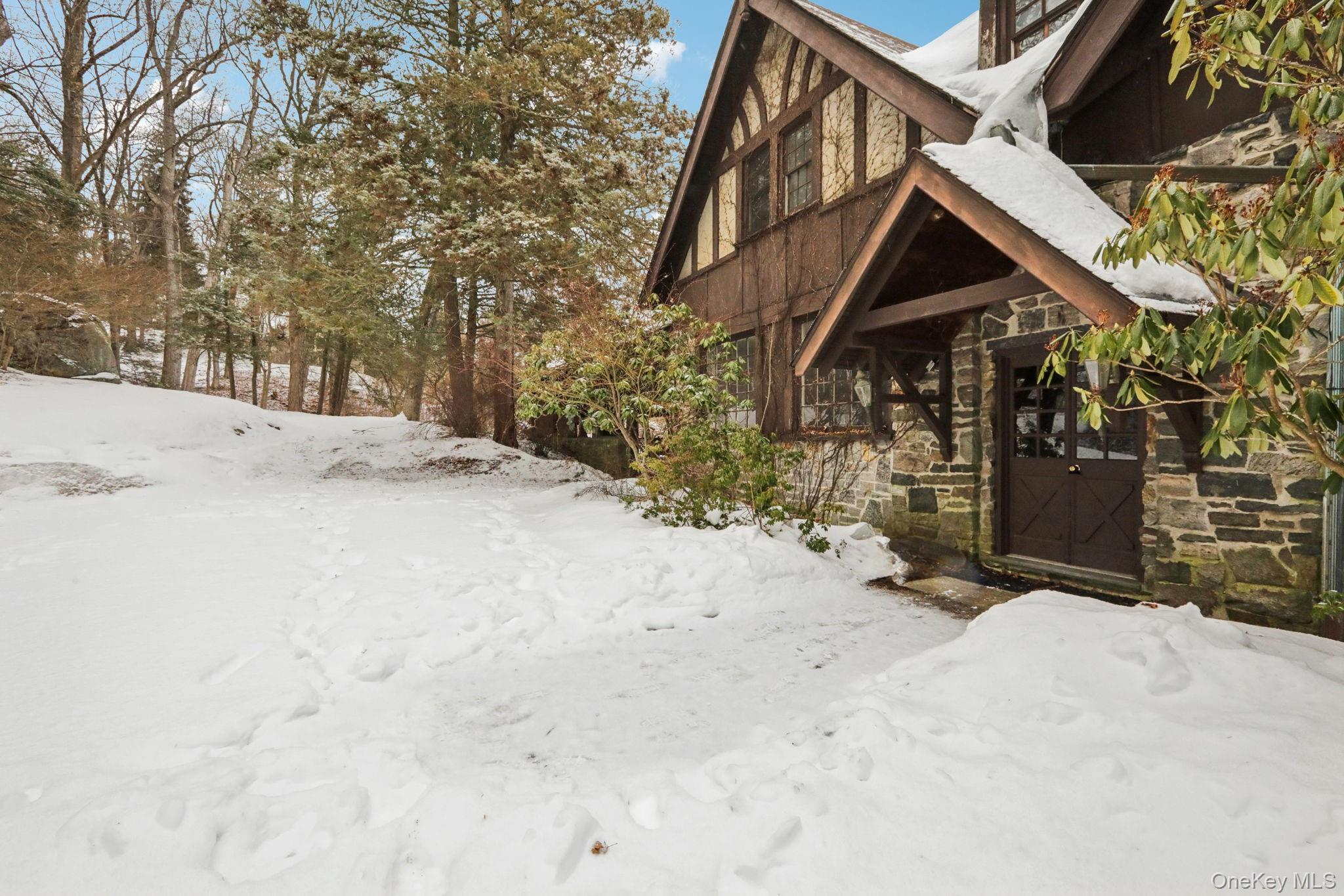 32 E Lake Stable Road