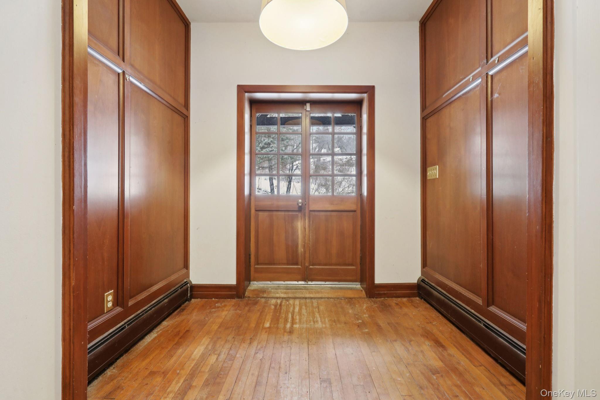 32 E Lake Stable Road