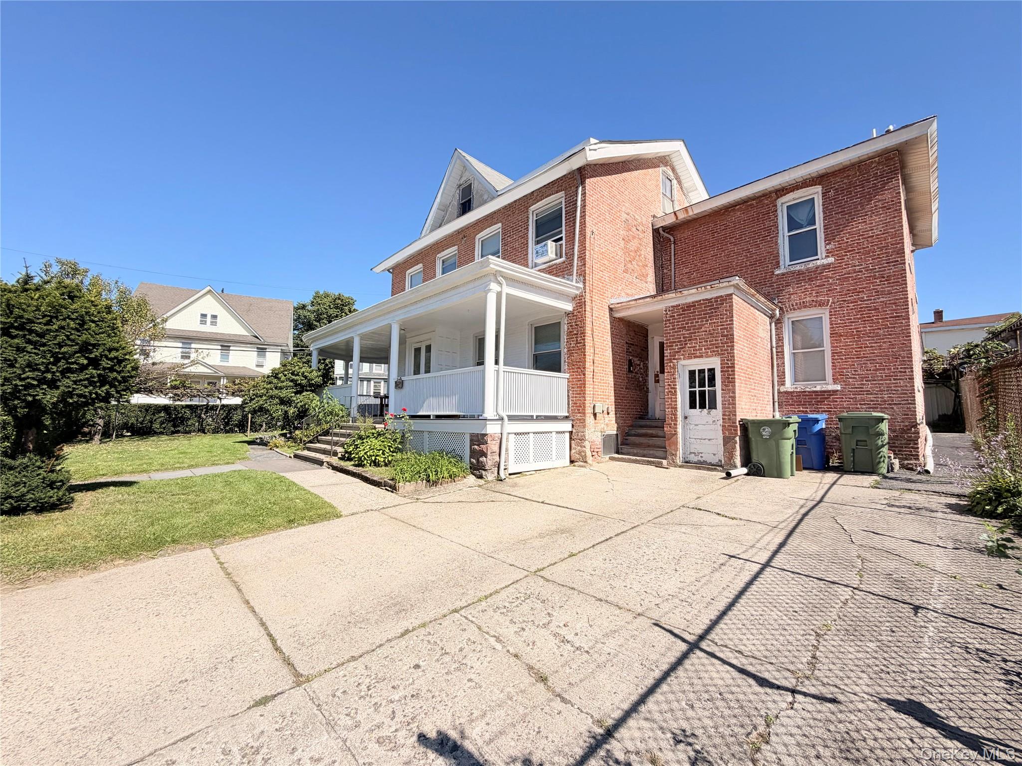 82-84 Montgomery Street