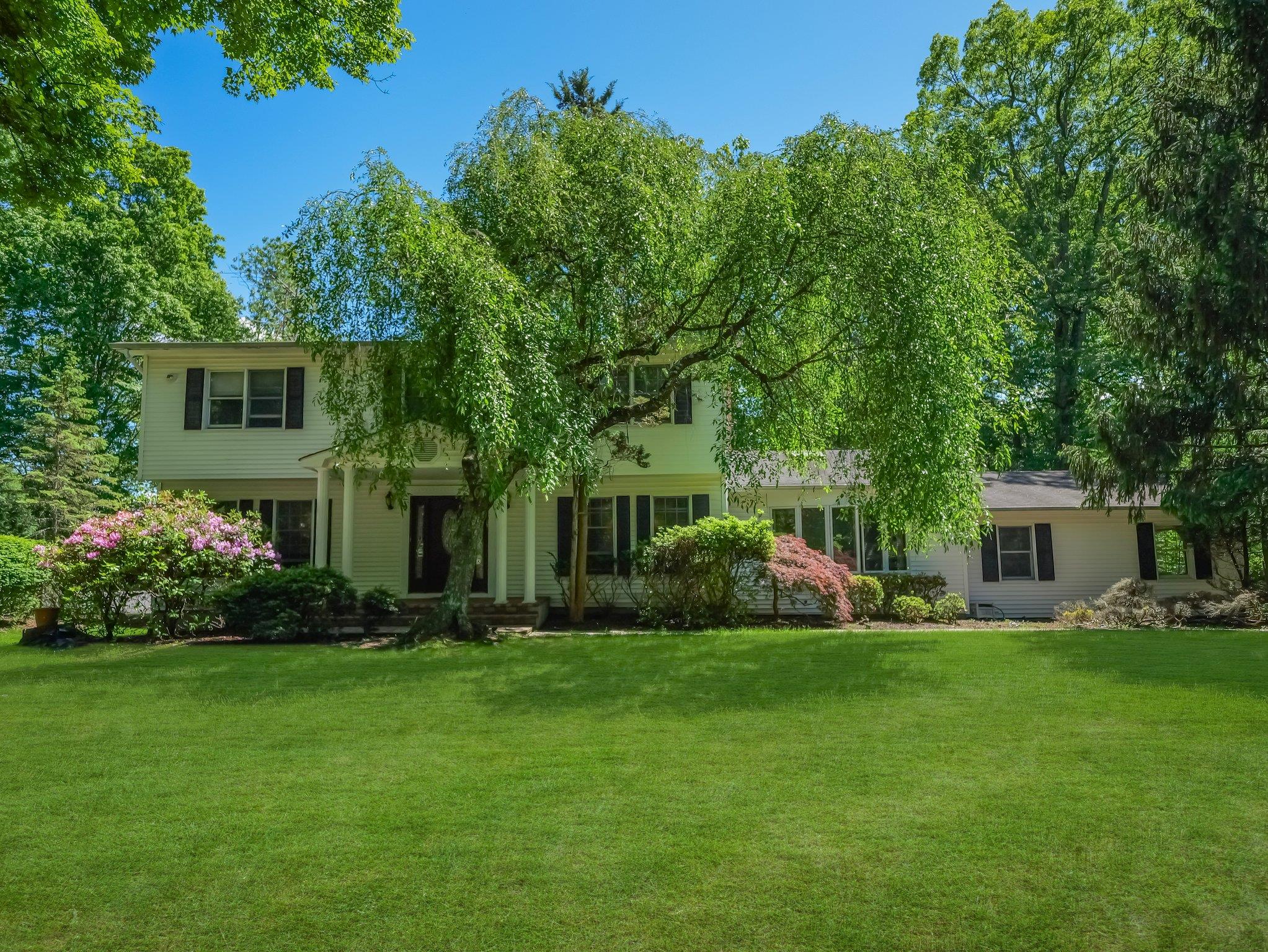 33 Rochelle Drive, New City, New York image 2