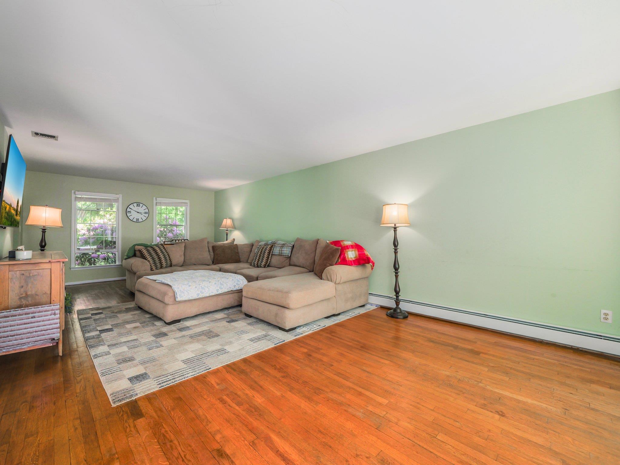 33 Rochelle Drive, New City, New York image 22
