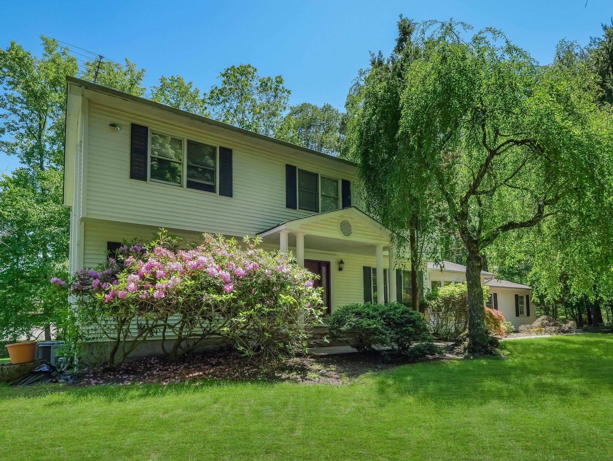 33 Rochelle Drive, New City, New York image 3