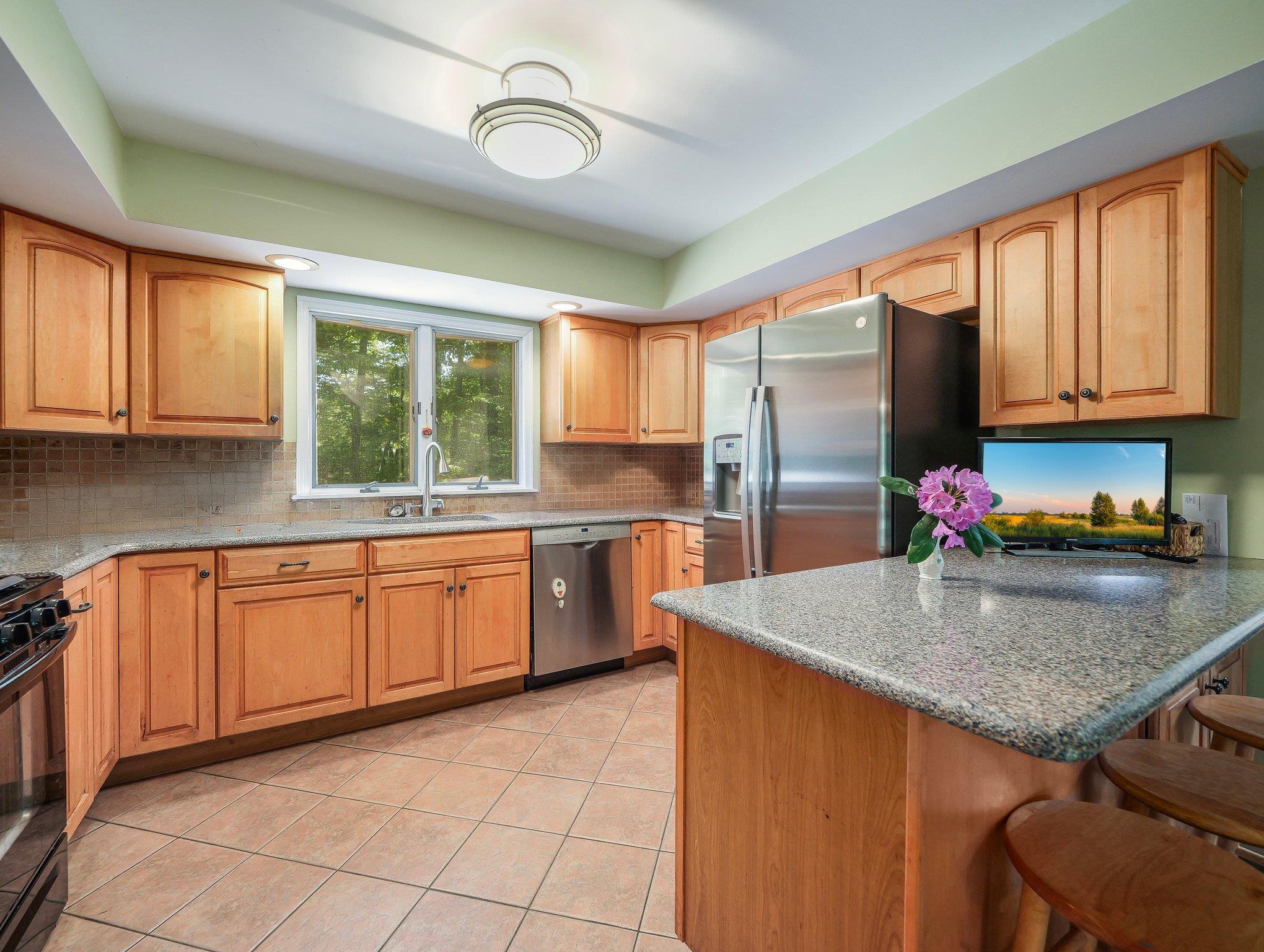 33 Rochelle Drive, New City, New York image 12