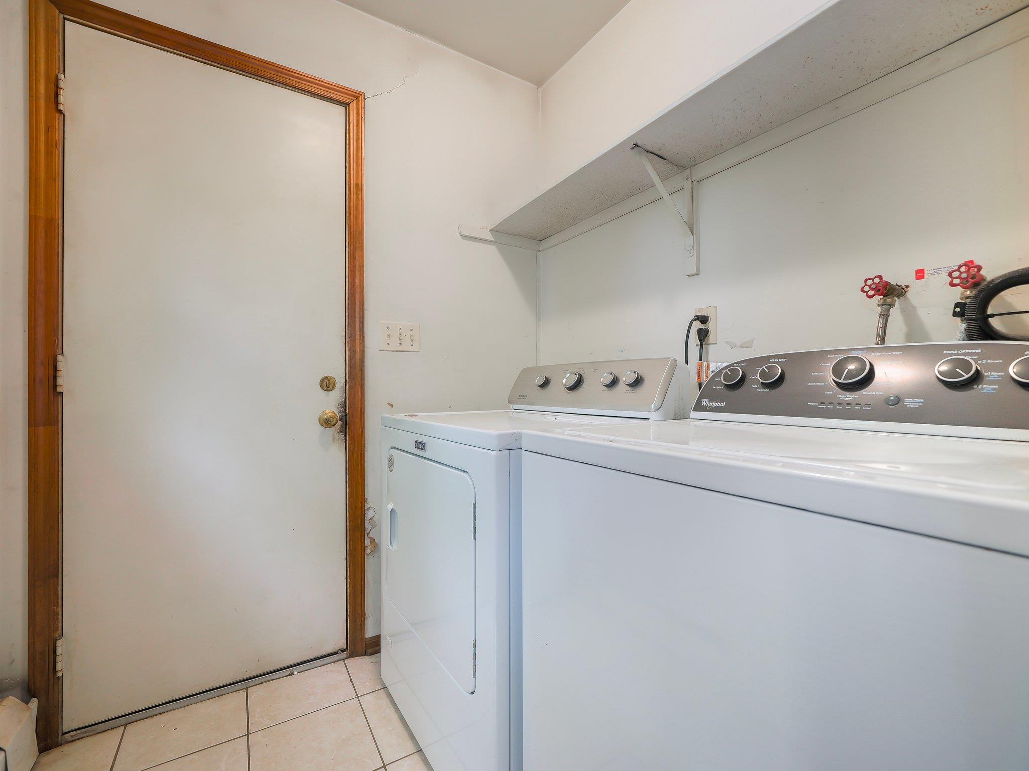 33 Rochelle Drive, New City, New York image 32