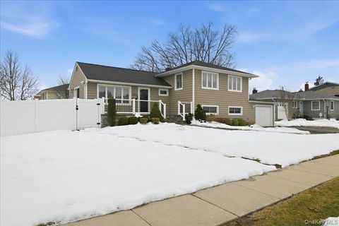 3984 Arthur Avenue N Seaford NY 11783