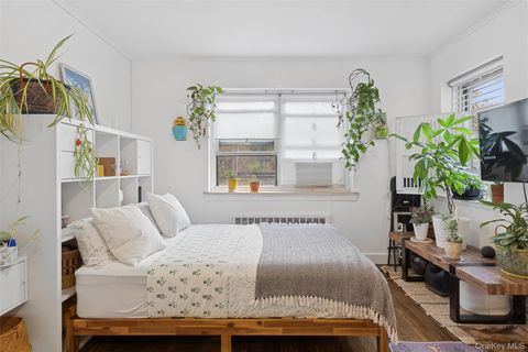Photo of 75-02 Austin Street #2C, Forest Hills, NY 11375 (MLS # 940088)