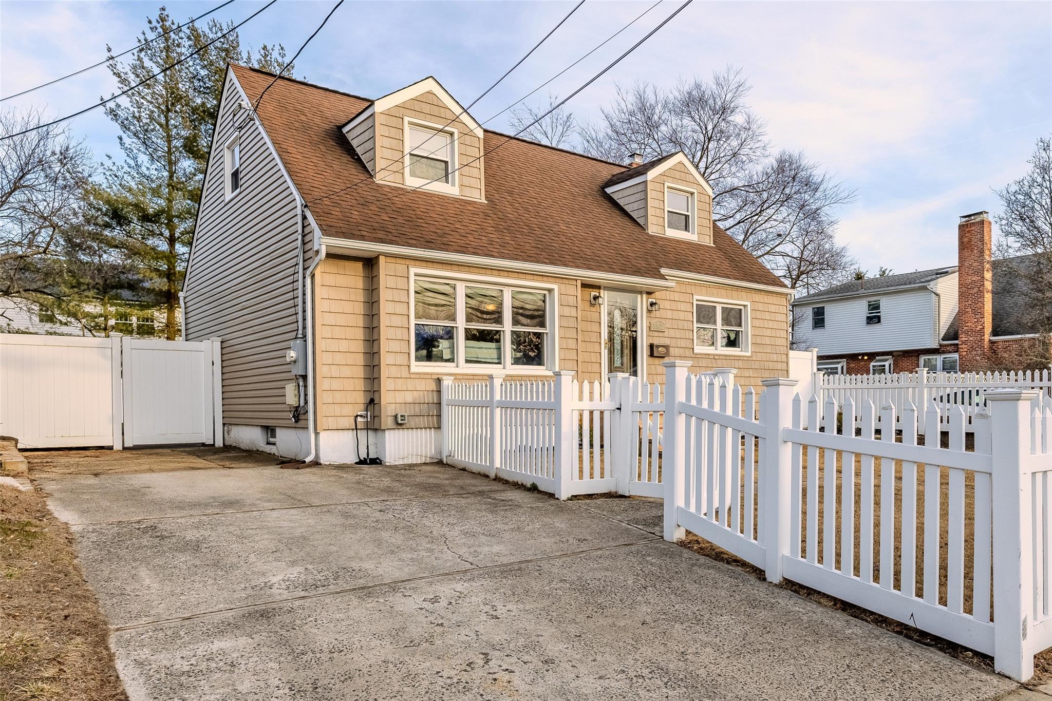 552 Meadowbrook Rd Rd, Merrick, New York image 36