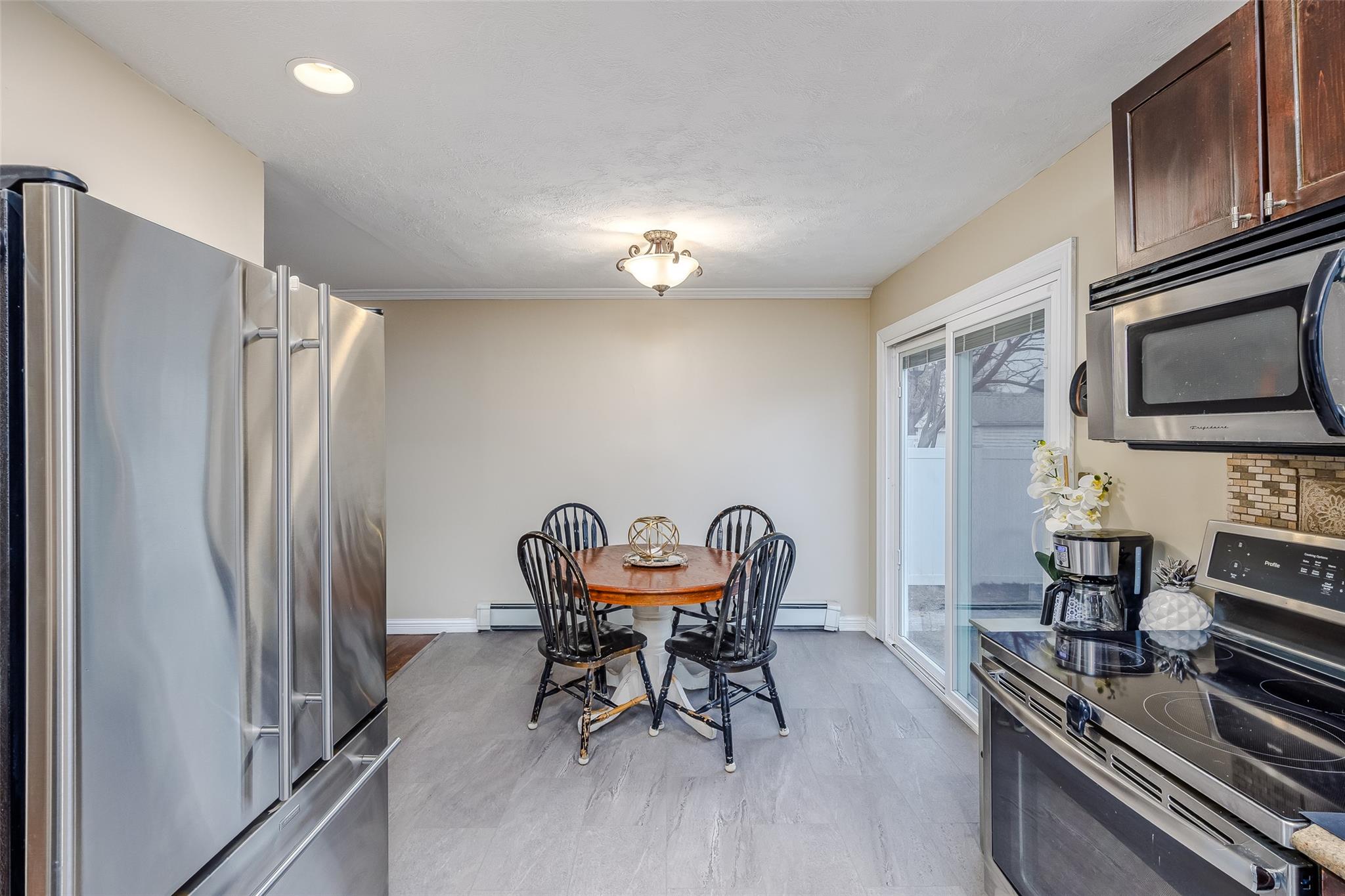 552 Meadowbrook Rd Rd, Merrick, New York image 15