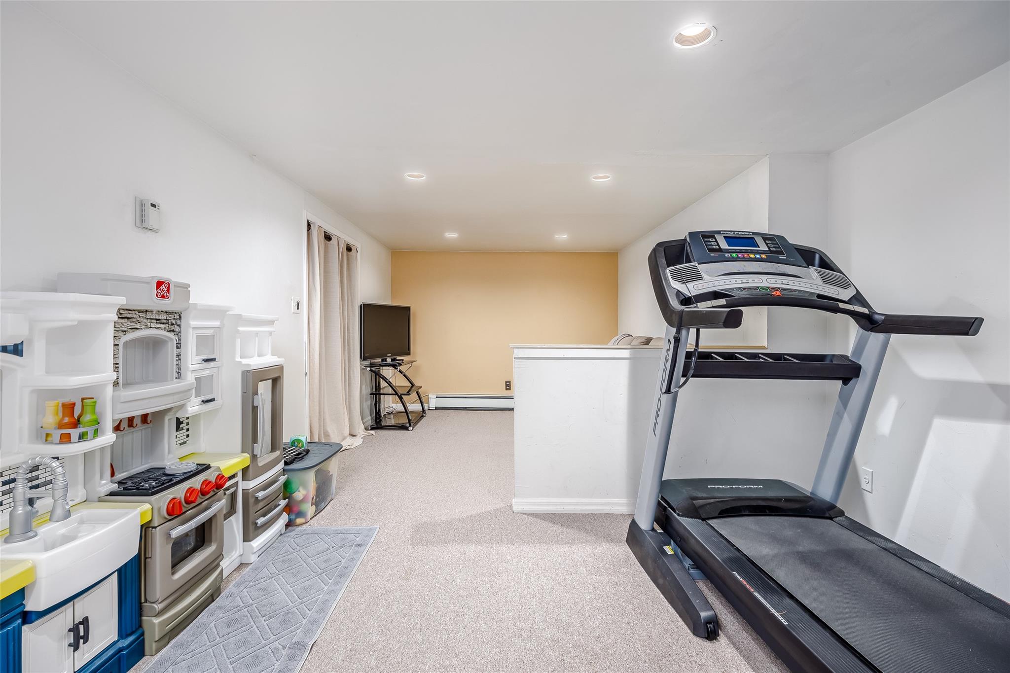 552 Meadowbrook Rd Rd, Merrick, New York image 33