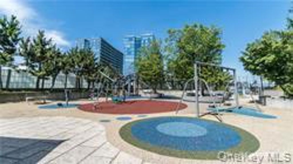Photo of 131-01 40 Road #19A, Flushing, NY 11354 (MLS # 946332)