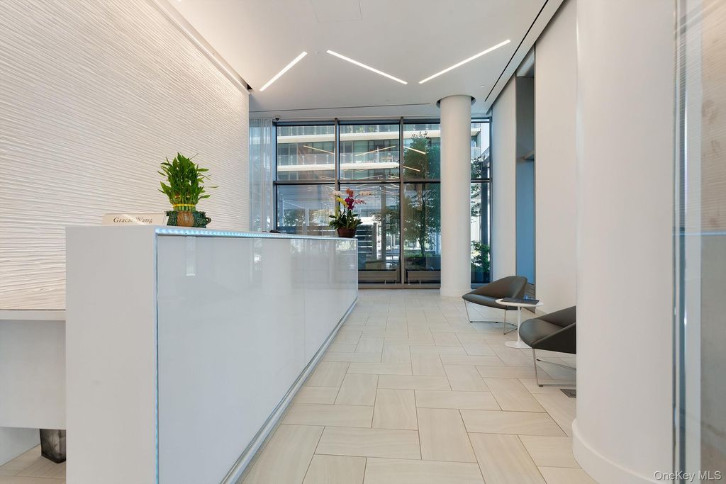 Photo of 131-01 40 Road #19A, Flushing, NY 11354 (MLS # 946332)