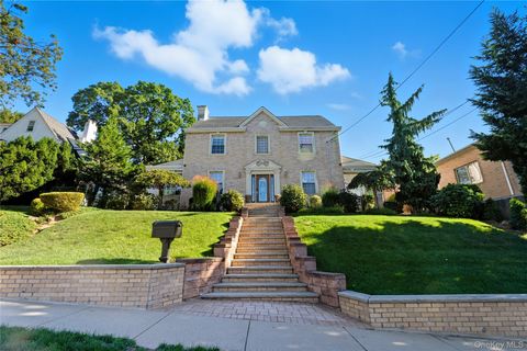 255-10 Iowa Road Little Neck NY 11362