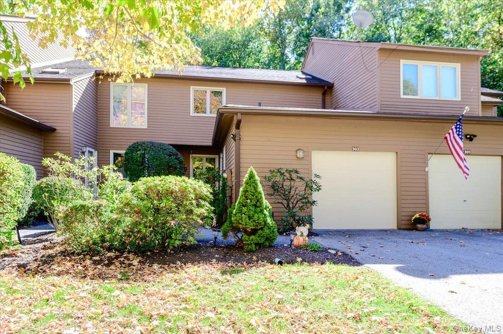 Photo of 302 Beechwood Lane, Yorktown Heights, NY 10598 (MLS # 1060386)