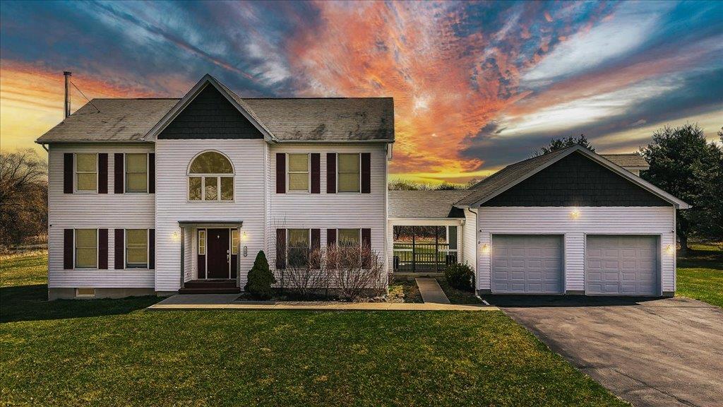 New Vernon Road, Middletown, New York - 4 Bedrooms  
3 Bathrooms  
12 Rooms - 
