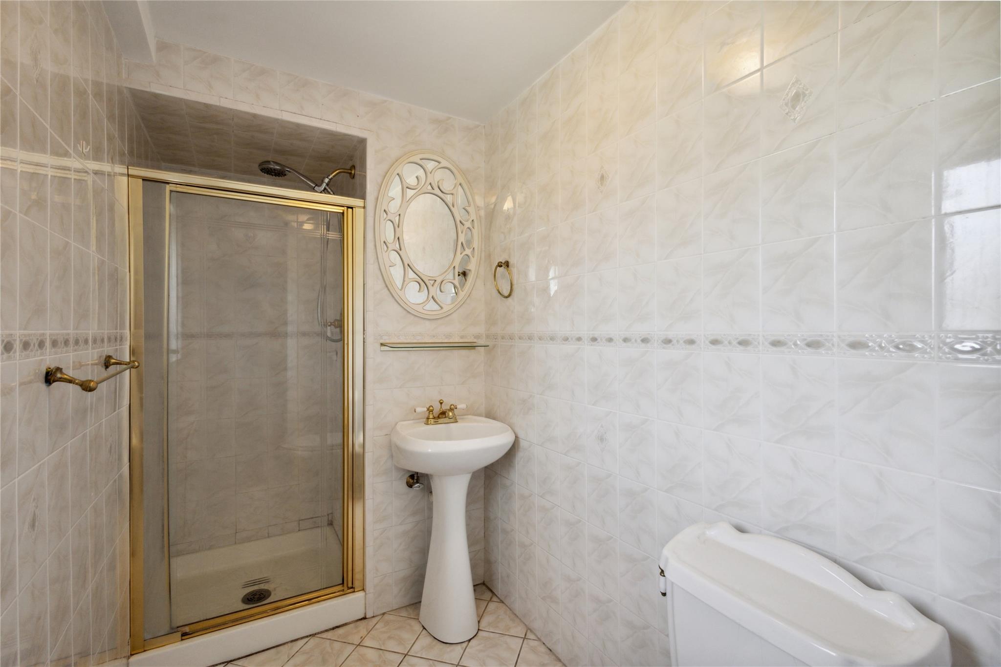 8 Spector Lane, Plainview, New York image 25